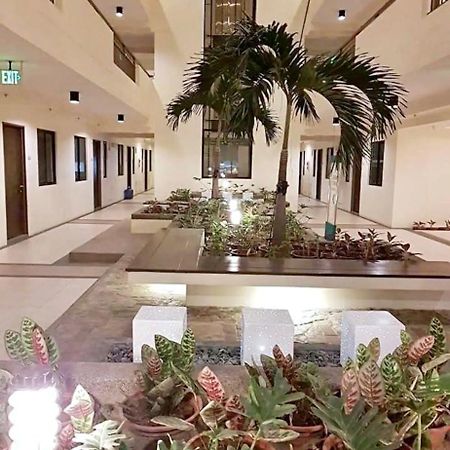 The Atherton Paranaque City Exterior photo