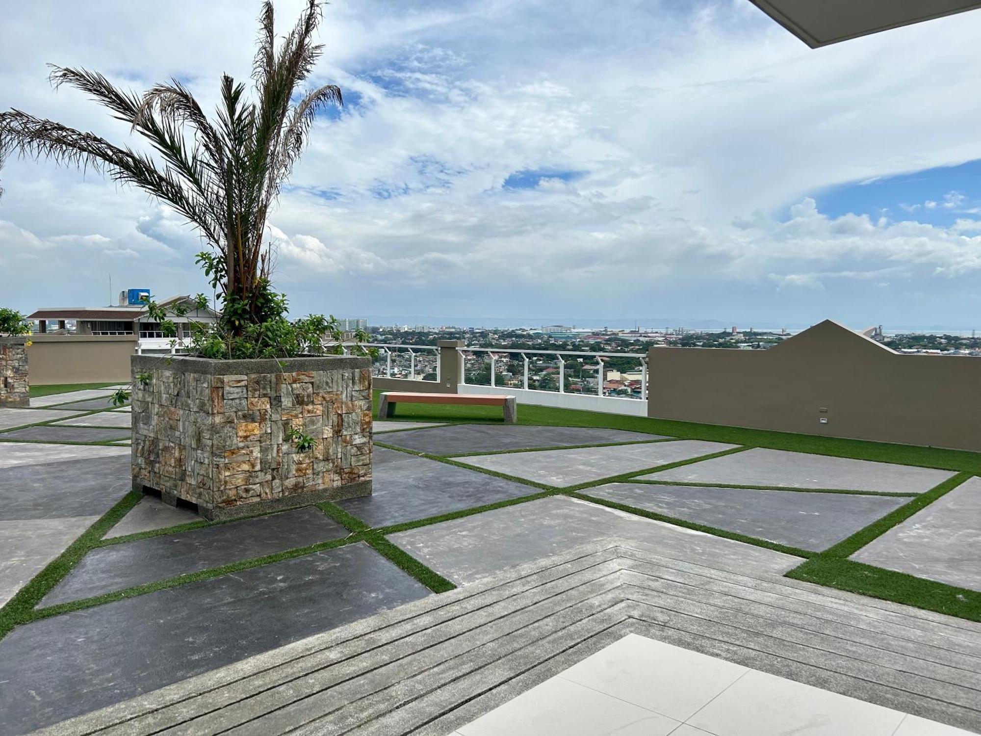 The Atherton Paranaque City Exterior photo